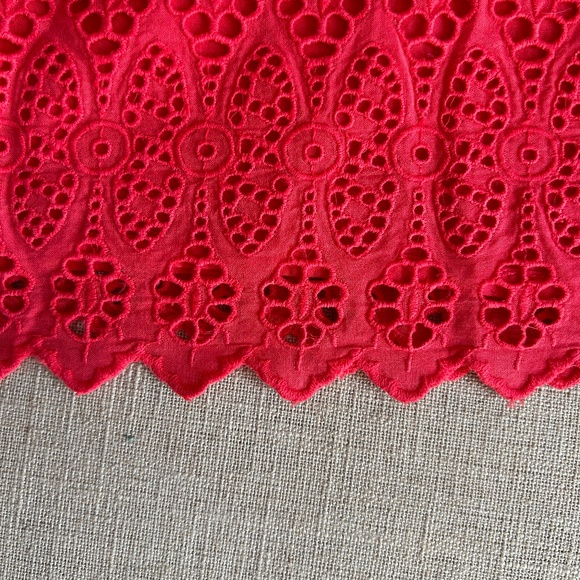 Scallop-Edge Gap Miniskirt - Picture 5 of 5